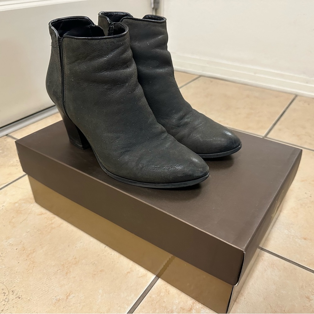 Franco Sarto black leather Agenda ankle bootie boots women’s size 5M
